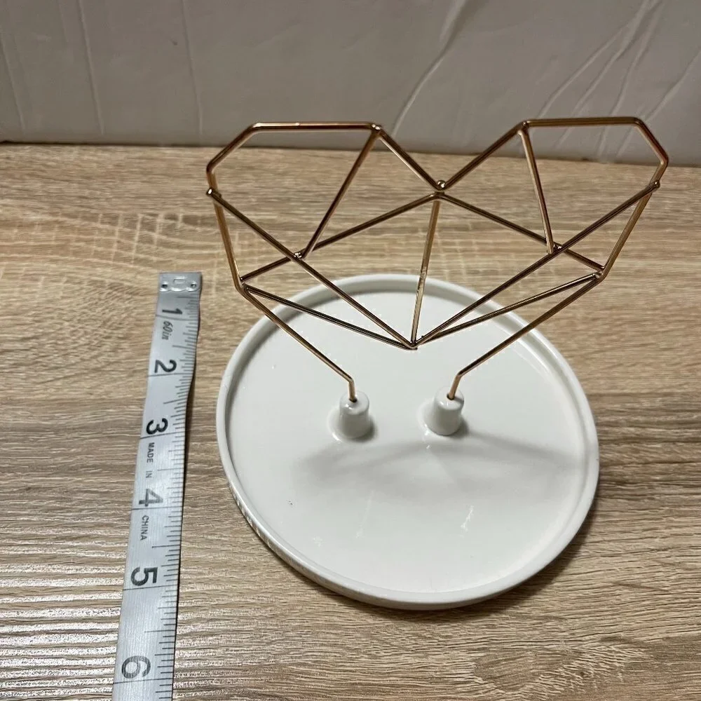IMM Living BNIB Rose Gold Porcelain Coxet Wire Heart Ceramic Jewelry Holder